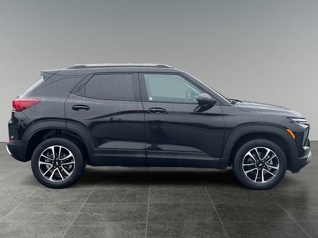 Used 2025 Chevrolet TrailBlazer LT image 8
