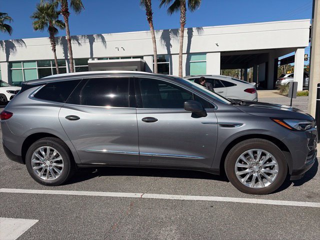 Used 2020 Buick Enclave Essence w/ Sound and Sites Package FWD image 7