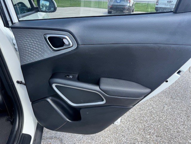 Used 2022 Kia Soul LX w/ Technology Package FWD image 29