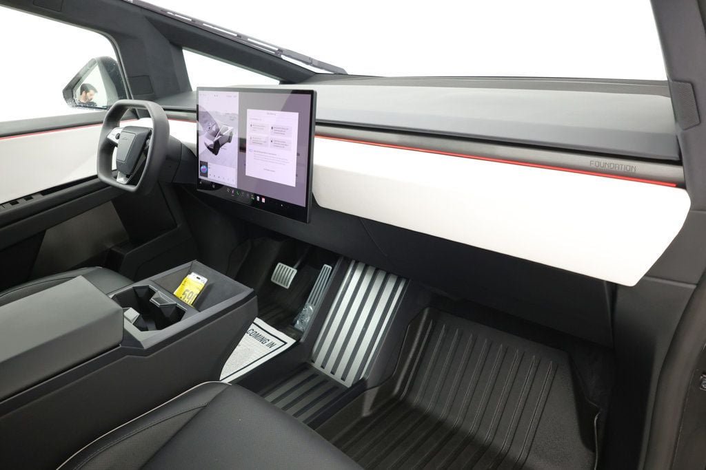 Used 2024 Tesla Cybertruck AWD Crew Cab image 29