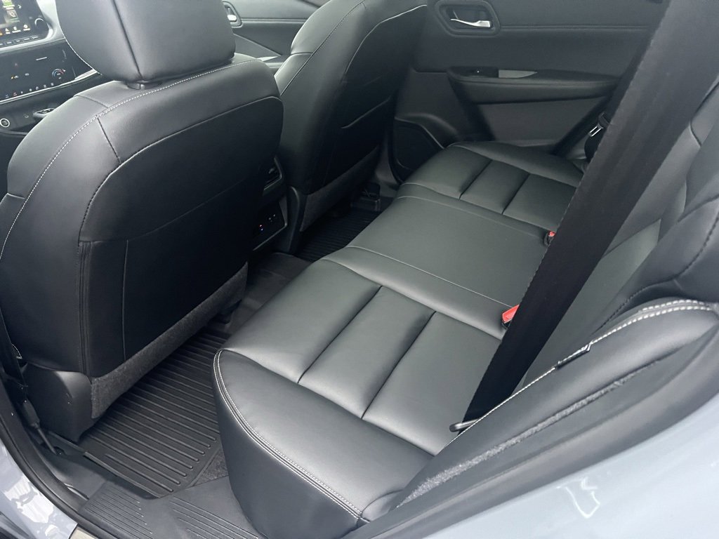 Used 2023 Nissan Rogue SL w/ SL Premium Package image 18