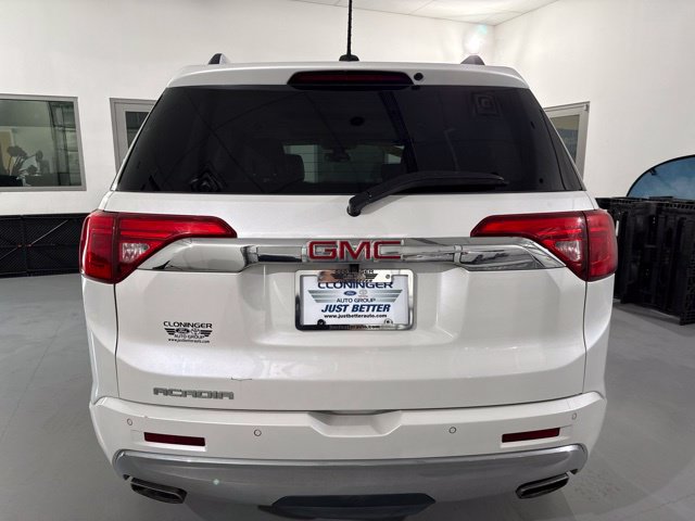 Used 2017 GMC Acadia Denali w/ Technology Package FWD image 8