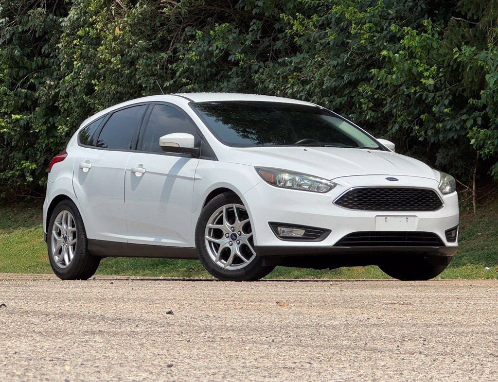 Used 2015 Ford Focus SE w/ Equipment Group 201A FWD image 2