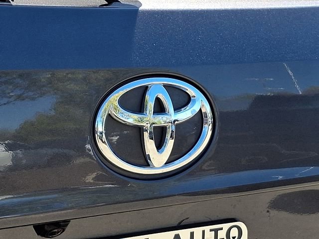 Used 2021 Toyota Highlander XLE AWD/4WD image 32