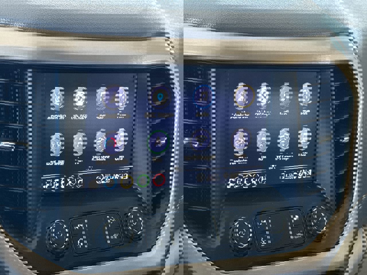 Used 2020 GMC Acadia Denali w/ Trailering Package image 12