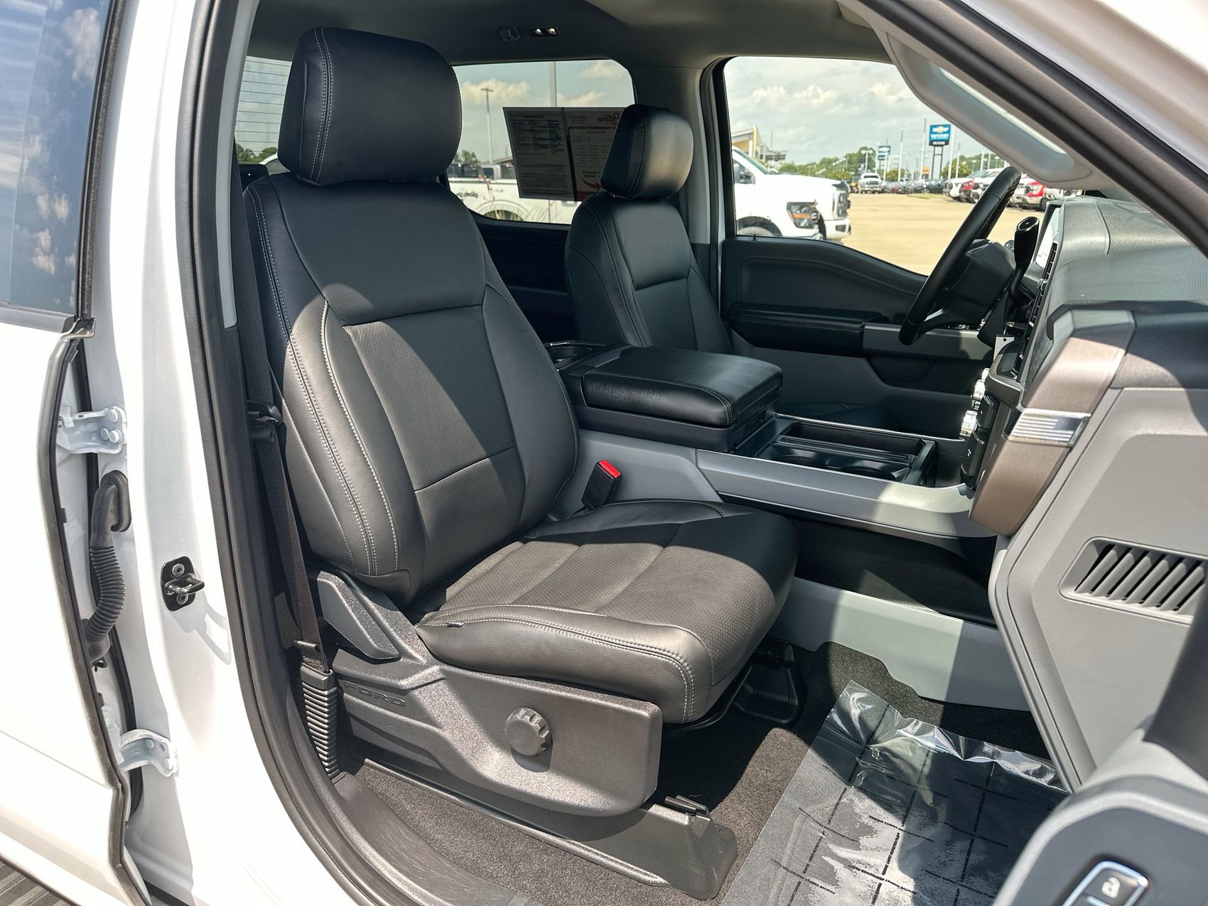 Used 2024 Ford F150 XLT w/ Mobile Office Package image 24