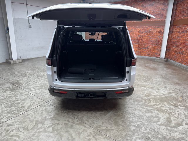 Used 2024 Jeep Wagoneer L Series II w/ Flexible Seating Group image 27