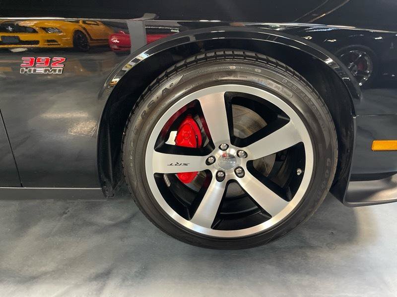Used 2012 Dodge Challenger SRT8 RWD image 19