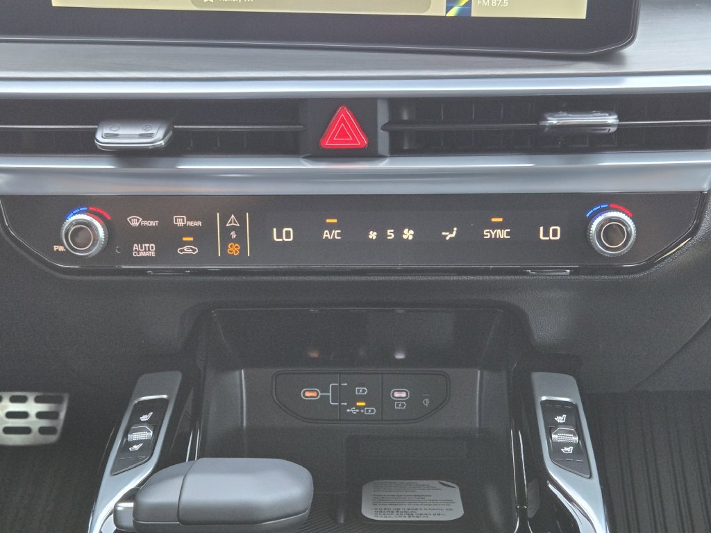 New 2026 Kia Sorento SX Prestige AWD/4WD image 17