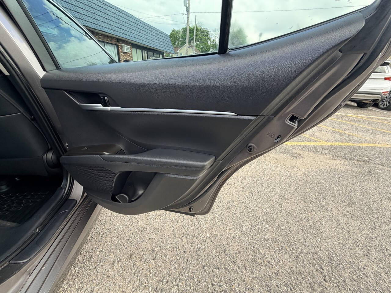 Used 2021 Toyota Camry LE FWD image 50