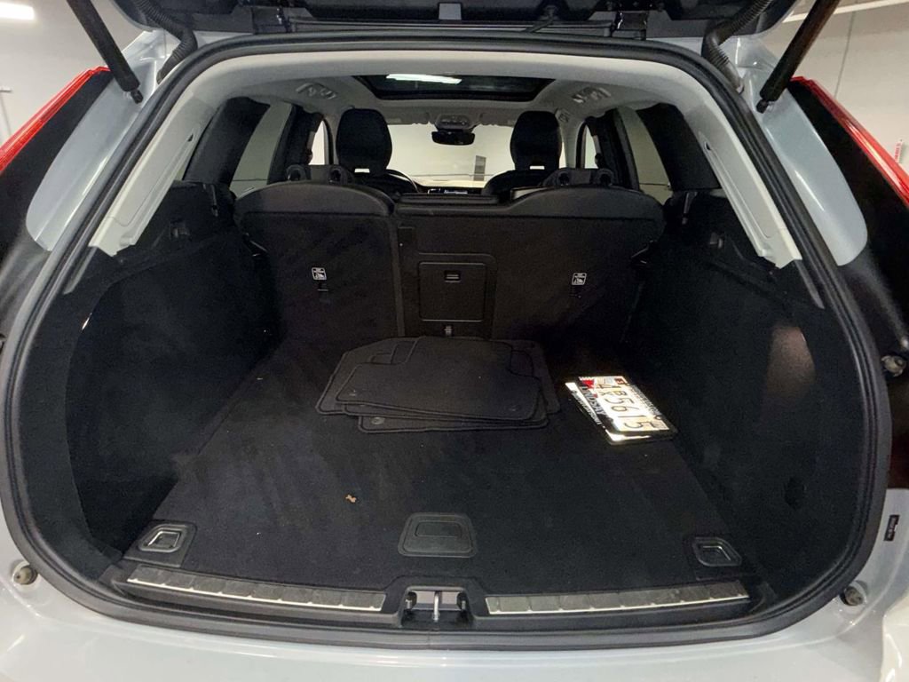 Used 2024 Volvo XC60 B5 Plus image 17