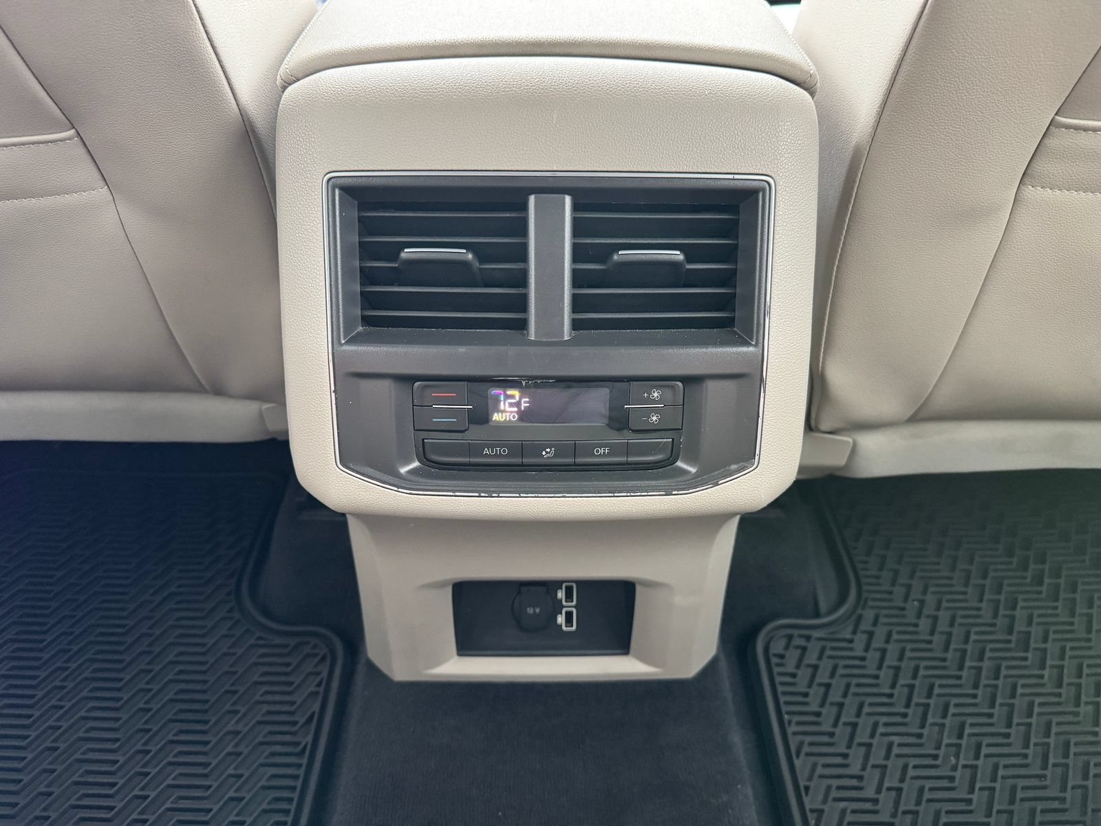 Used 2018 Volkswagen Atlas SE AWD/4WD image 30