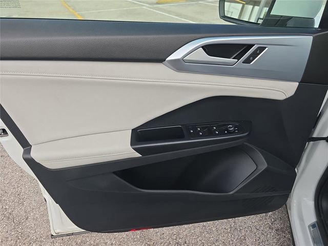 Used 2025 Volkswagen Taos SE image 13