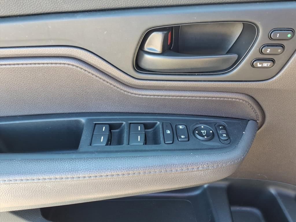 Used 2019 Honda Odyssey EX-L image 19