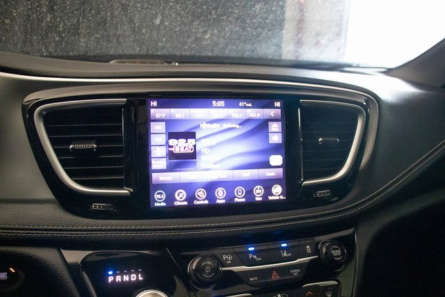 Used 2019 Chrysler Pacifica Limited w/ Advanced Safetytec Group image 33