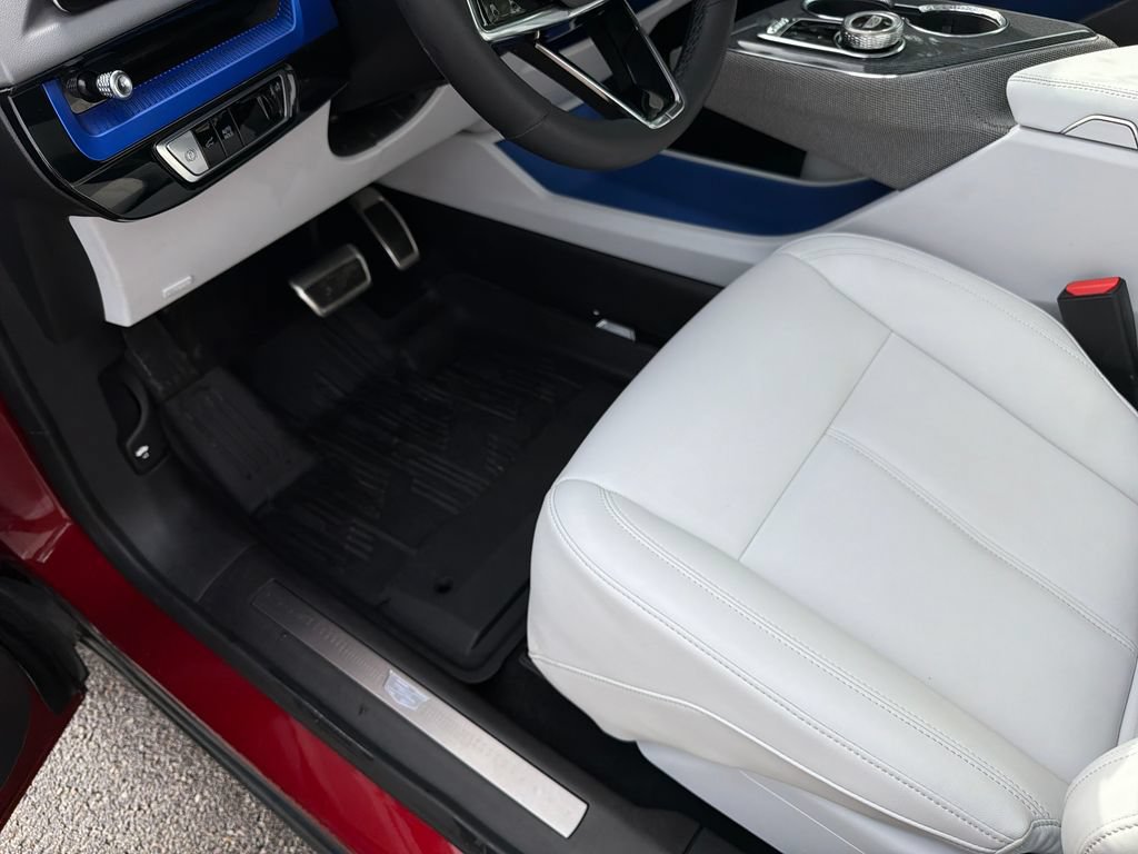 Certified 2025 Cadillac Optiq Sport 1 w/ LPO, Floor Liner Package AWD/4WD image 23