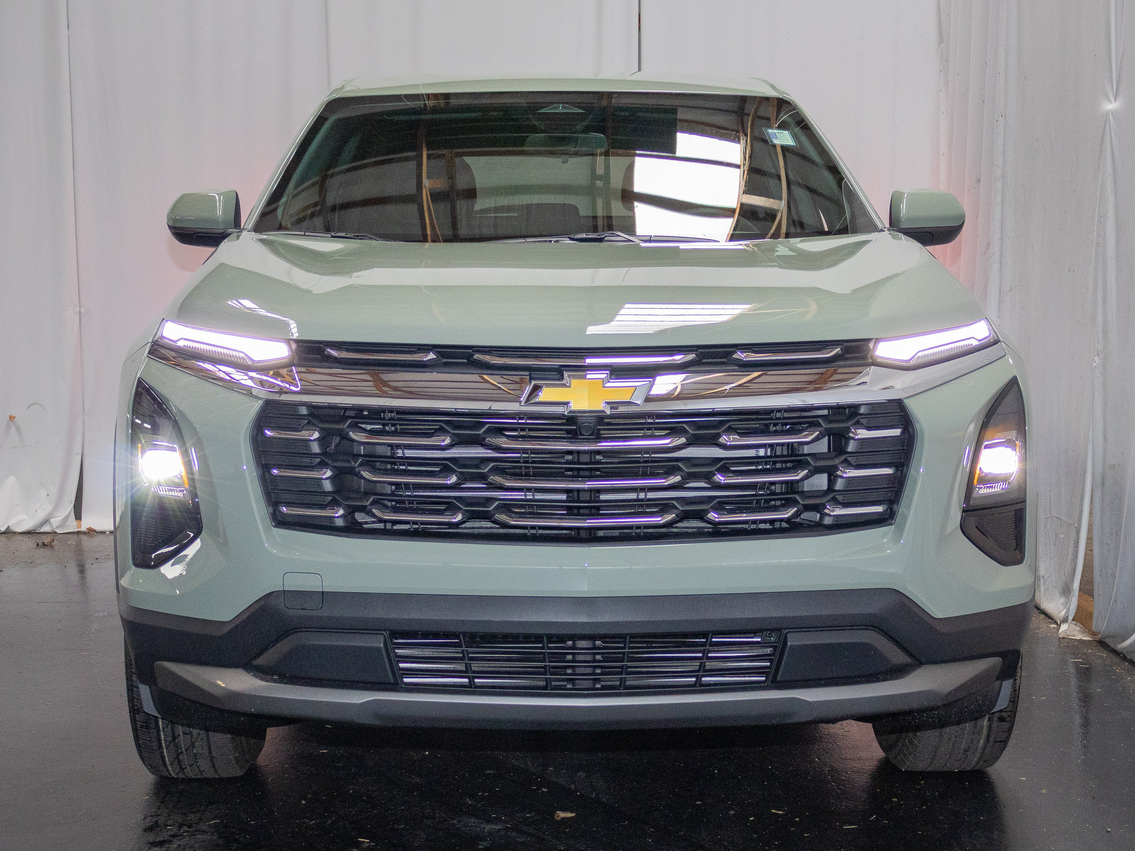 New 2026 Chevrolet Equinox LT FWD image 2