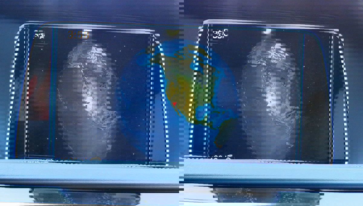 Used 2016 Mercedes-Benz E 400 Sedan image 27