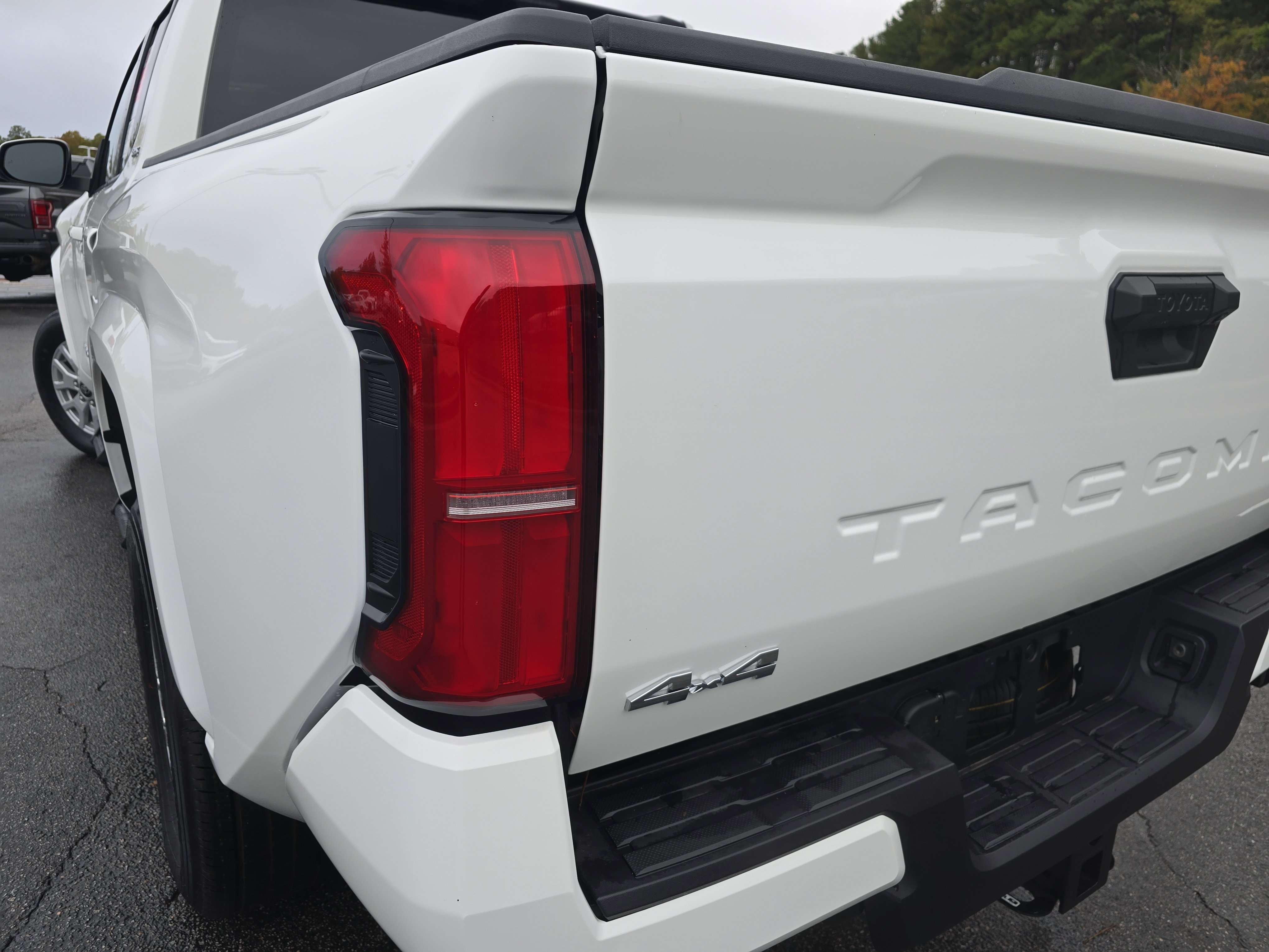 Used 2025 Toyota Tacoma SR5 image 34