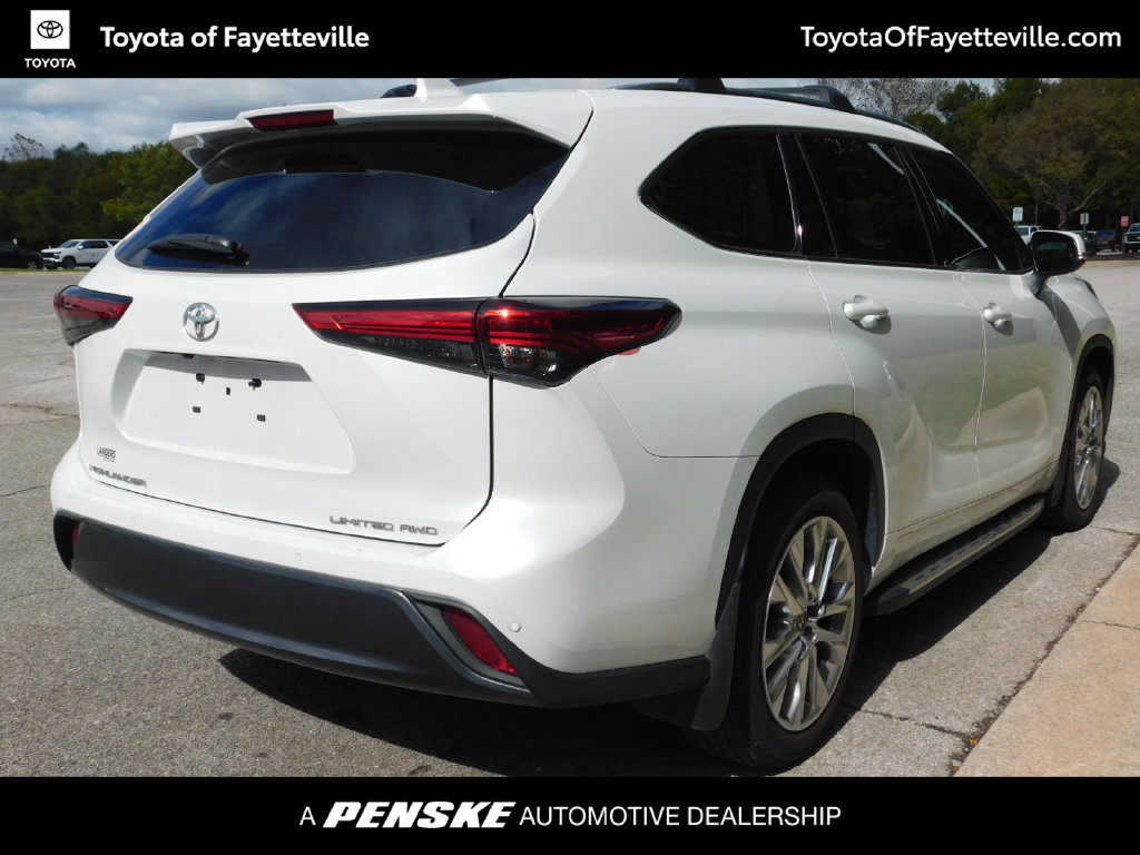 Used 2022 Toyota Highlander Limited AWD/4WD image 11