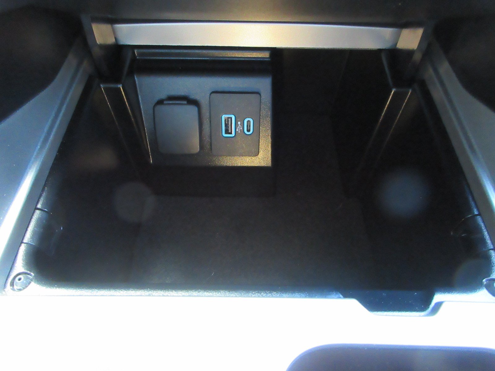 Used 2021 Ford Explorer Platinum w/ Equipment Group 601A AWD/4WD image 53