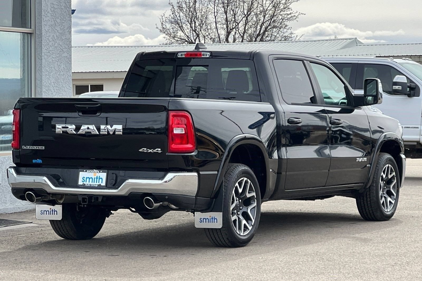 New 2025 RAM 1500 Laramie w/ Trailer Tow Group AWD/4WD image 8