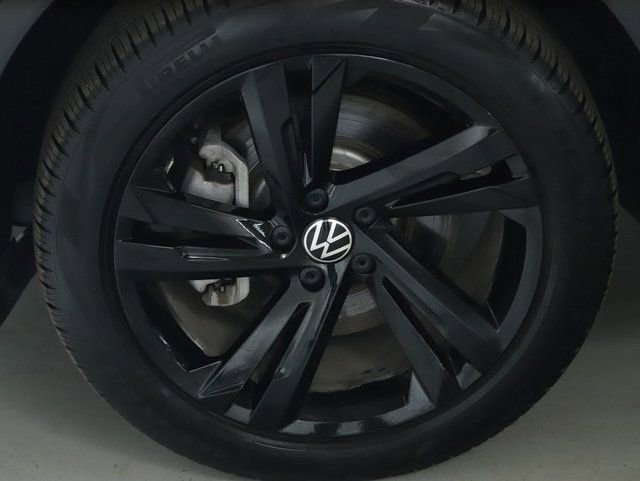Used 2024 Volkswagen Tiguan SE R-Line AWD/4WD image 40