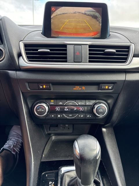 Used 2018 MAZDA MAZDA3 Touring image 10