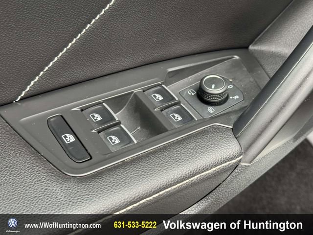 Certified 2023 Volkswagen Tiguan SEL R-Line image 16