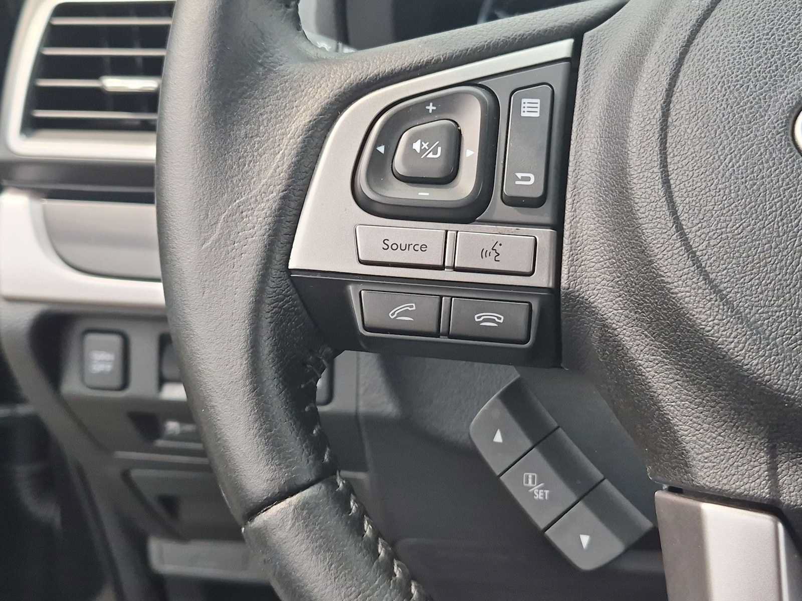 Used 2018 Subaru Forester 2.5i Limited AWD/4WD image 24