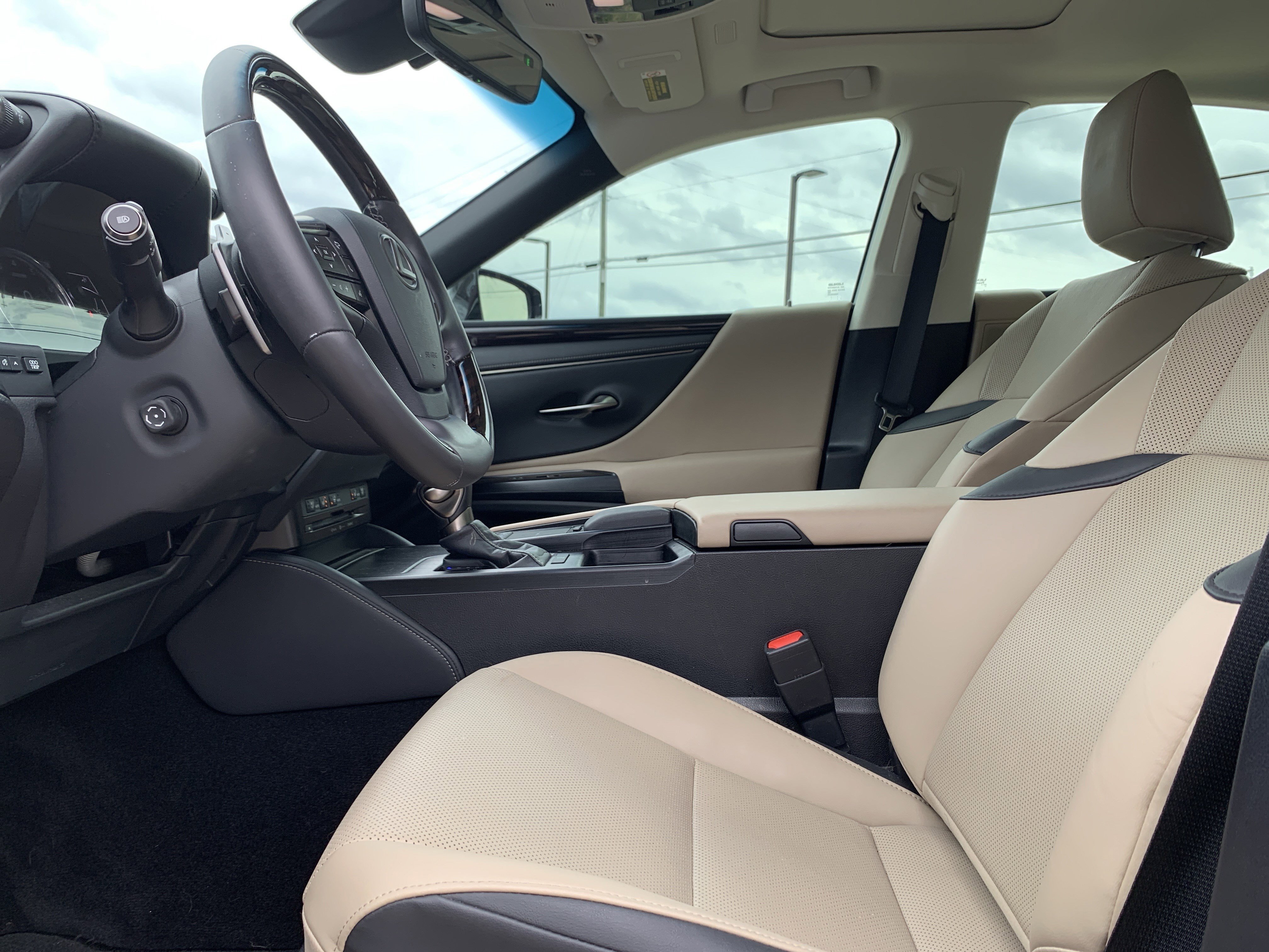 Certified 2021 Lexus ES 250 w/ Premium Package image 16