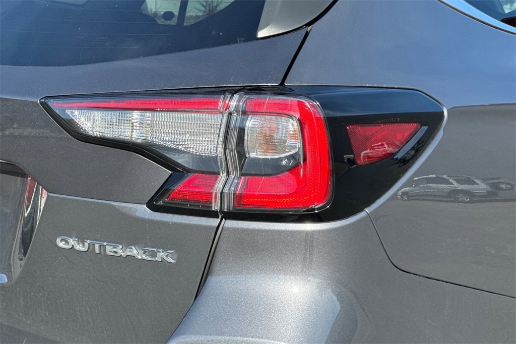 Used 2025 Subaru Outback Premium w/ Popular Package #1A image 27