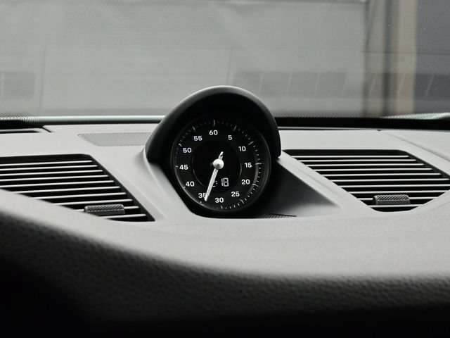 Certified 2025 Porsche 911 Carrera RWD image 11