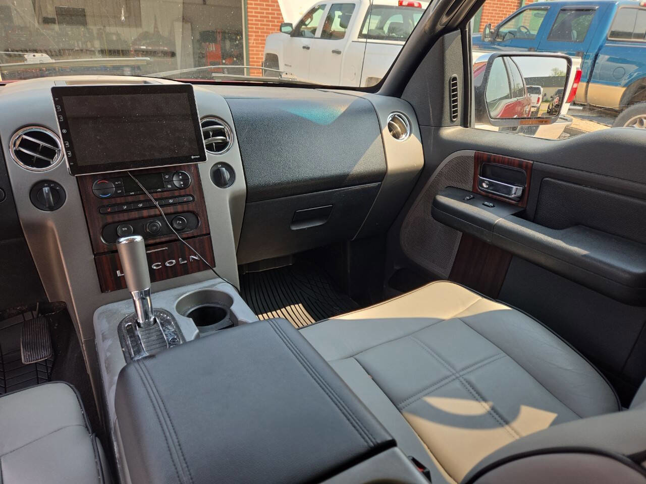 Used 2006 Lincoln Mark LT 2WD image 11