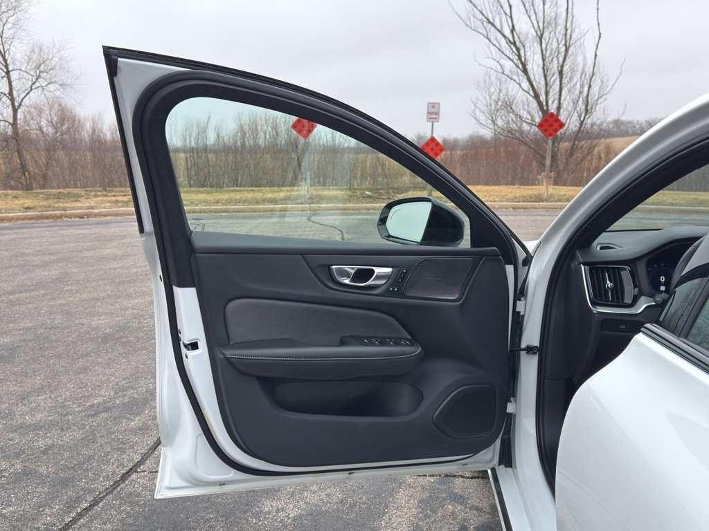 Used 2024 Volvo S60 B5 Plus w/ Climate Package image 10