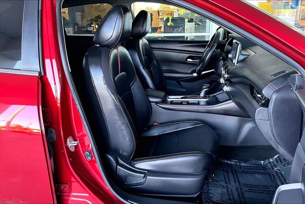 Used 2023 Nissan Sentra SR w/ SR Premium Package image 29