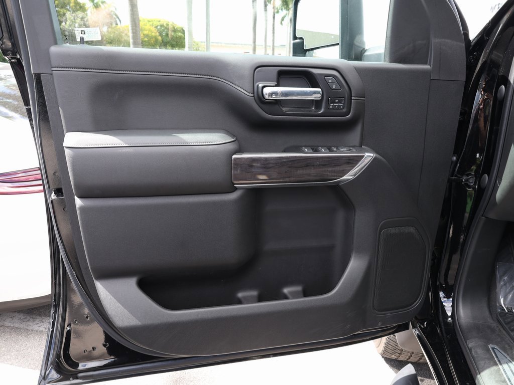 Used 2022 Chevrolet Silverado 2500 LTZ w/ LTZ Plus Package image 10