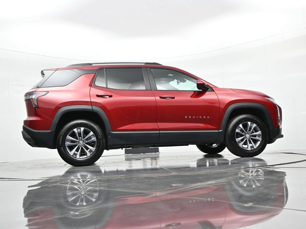 Used 2025 Chevrolet Equinox LT w/ Convenience Package II FWD image 29