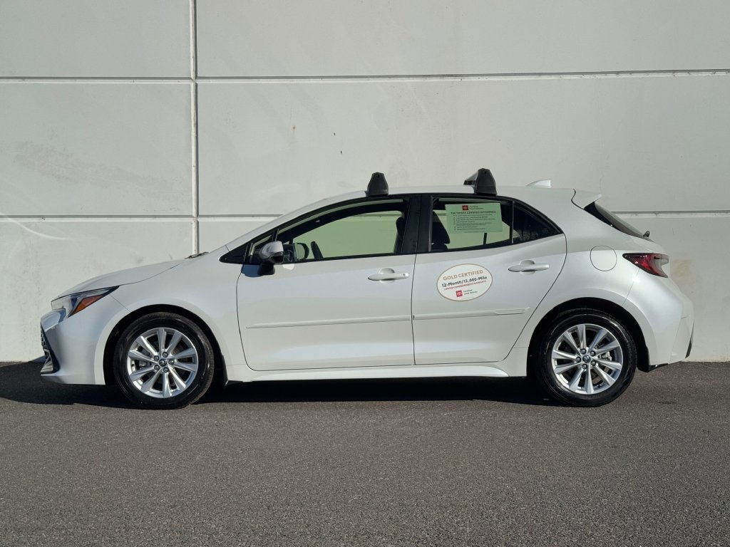 Certified 2025 Toyota Corolla SE w/ SE Package FWD image 4