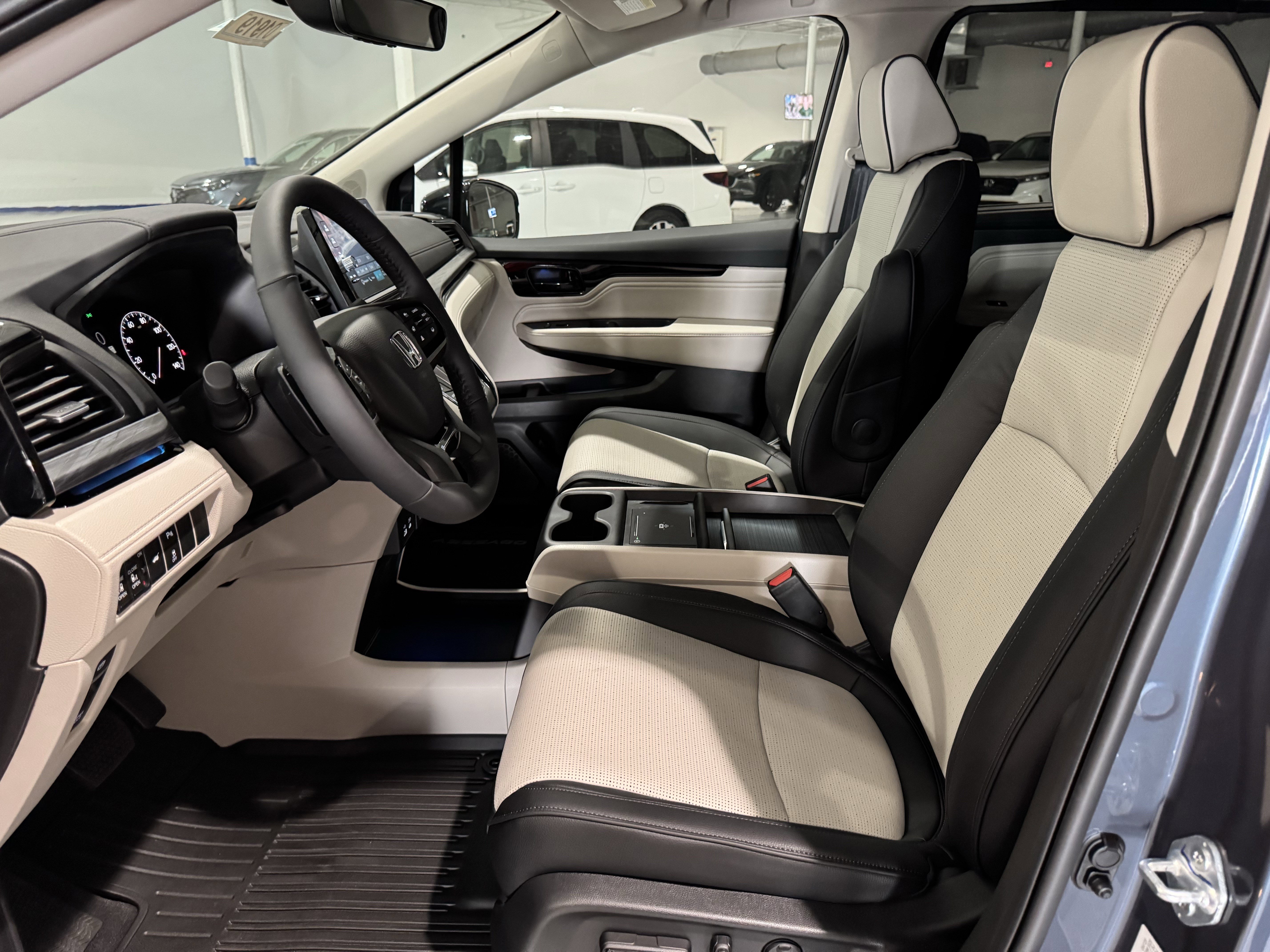 New 2026 Honda Odyssey Elite image 4
