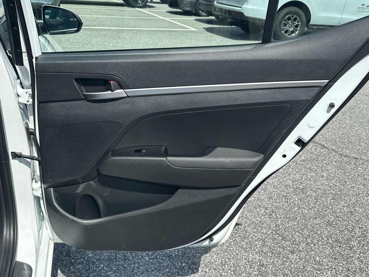 Used 2019 Hyundai Elantra SE w/ Cargo Package image 16