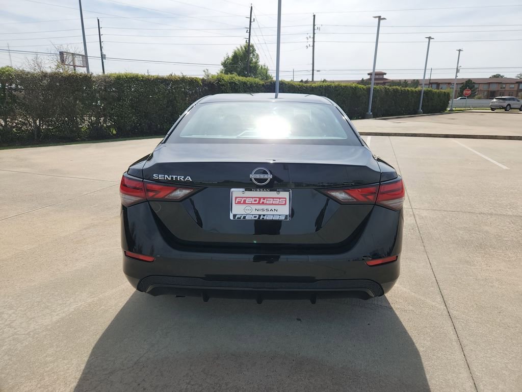 Used 2025 Nissan Sentra S image 6