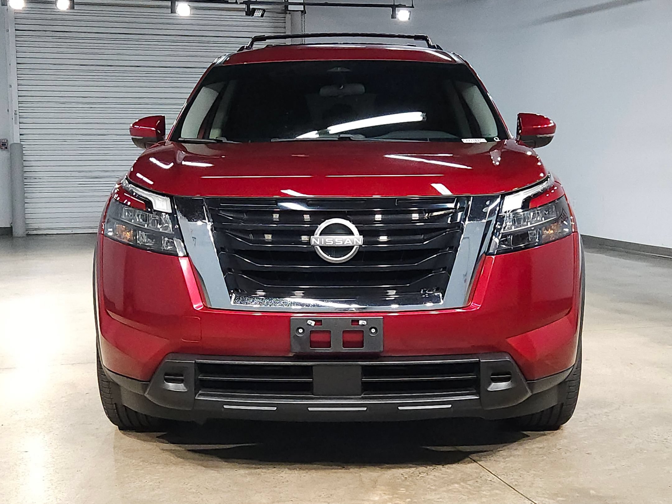 Used 2023 Nissan Pathfinder SV AWD/4WD image 2