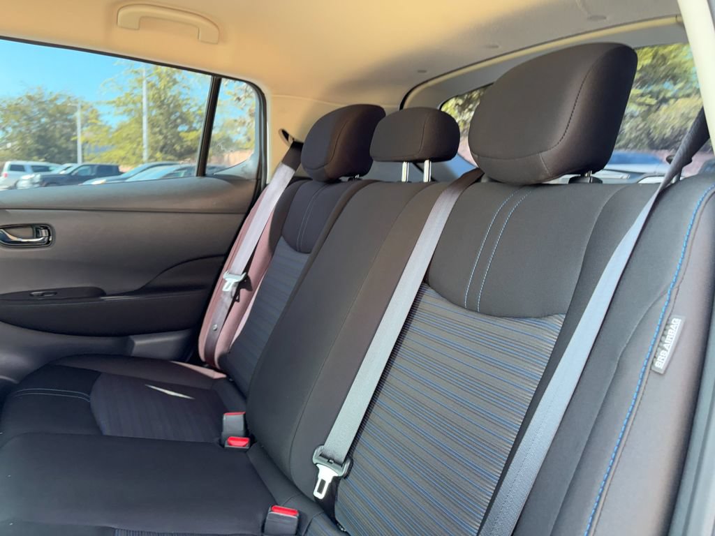 Used 2025 Nissan Leaf S FWD image 25