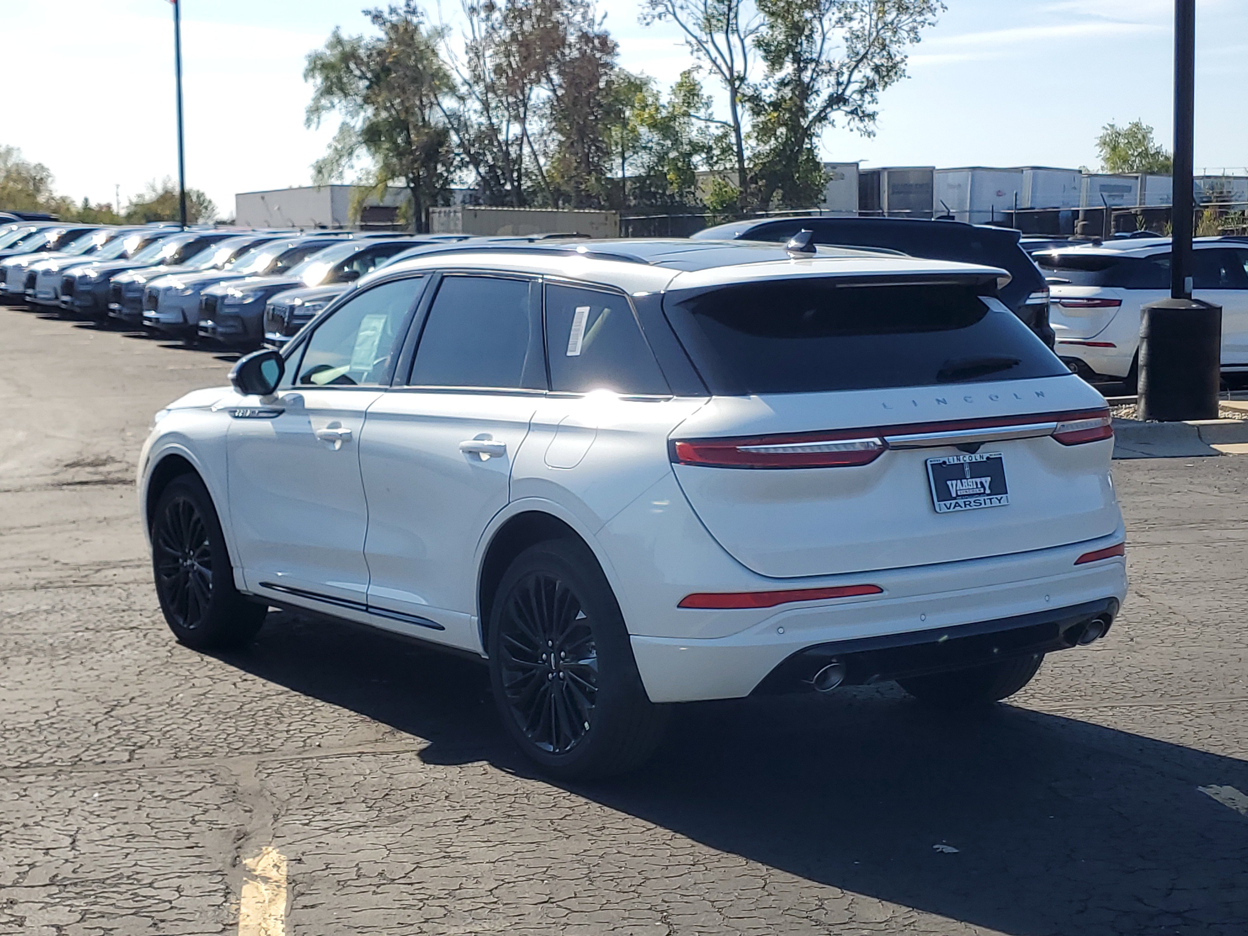 New 2026 Lincoln Corsair Reserve w/ Jet Appearance Package image 3