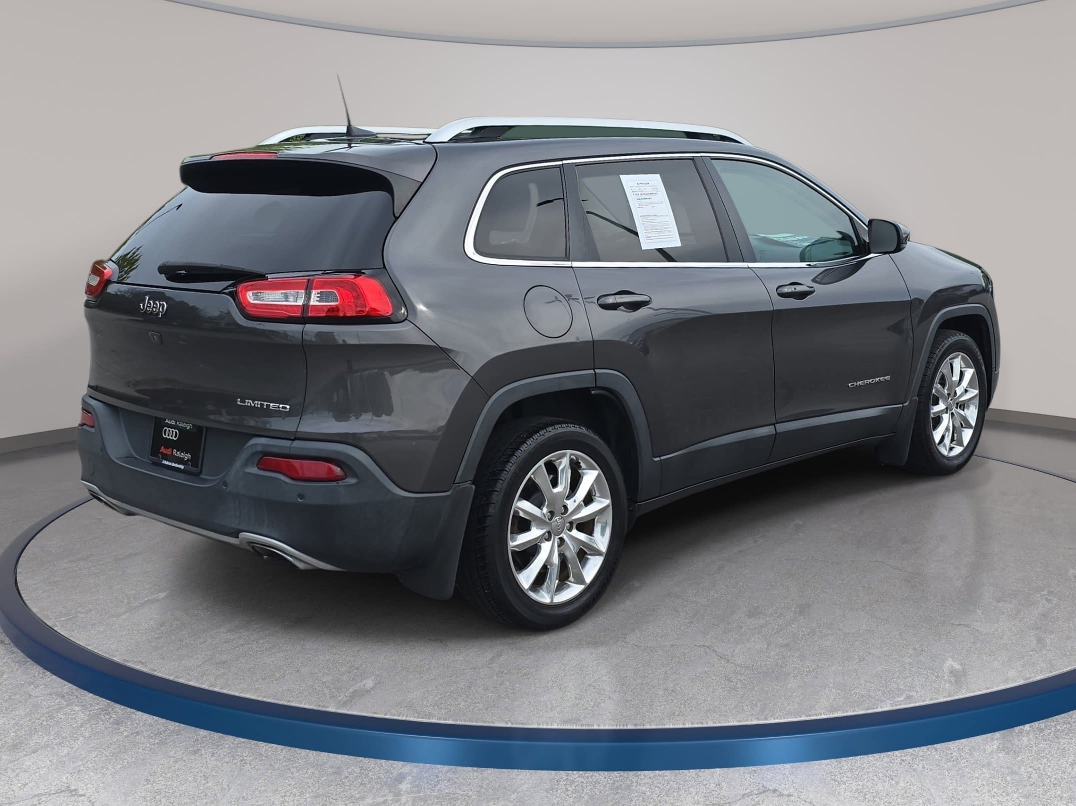 Used 2017 Jeep Cherokee Limited image 5