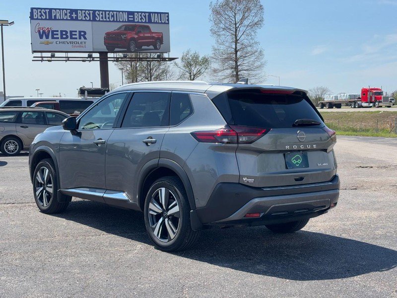 Used 2023 Nissan Rogue SL w/ SL Premium Package image 3