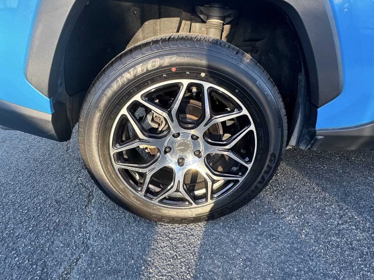 Used 2019 Toyota RAV4 LE image 33