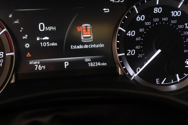 Used 2023 Toyota Highlander XLE image 24