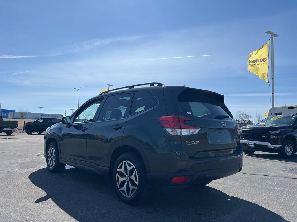 Used 2022 Subaru Forester Premium image 6